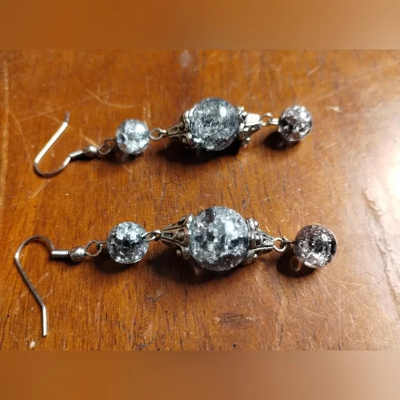 Elegant Womens Black And Clear Dangle Earrings - Picture 4 of 6